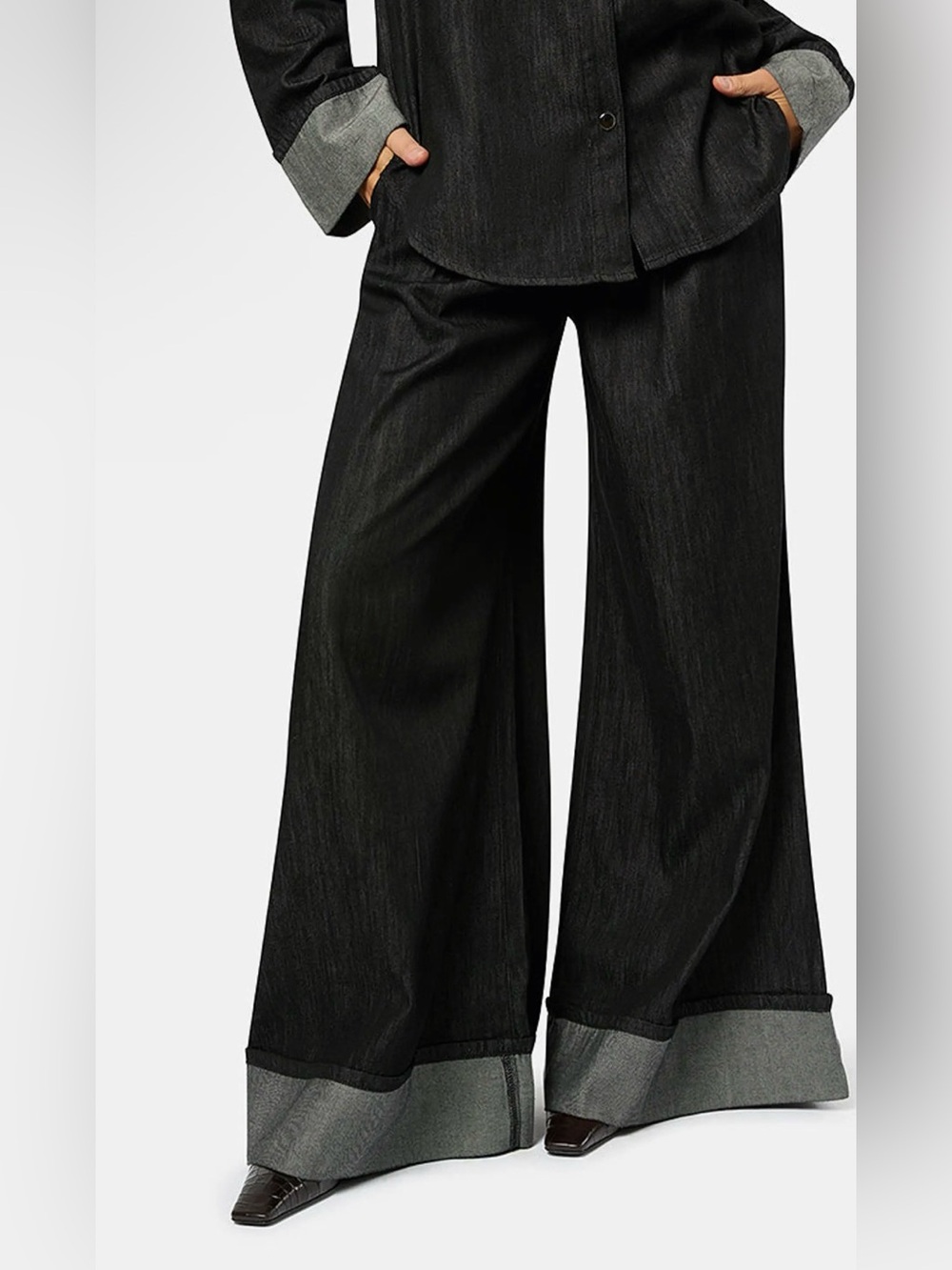 WEWOREWHAT NEW High Waisted Pleated Super Wide Leg Pant B20